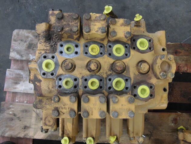 CATERPILLAR   219  3G-8122 - DISTRIBUIDOR DE TRANSLACIÓN - Imagen 2
