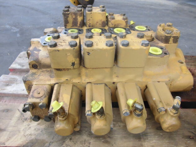 CATERPILLAR   219  3G-8122 - DISTRIBUIDOR DE TRANSLACIÓN