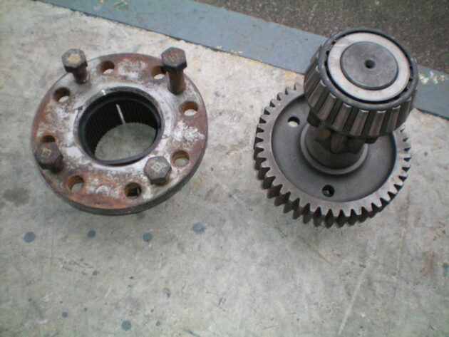 CATERPILLAR   225   - CONJUNTO PIÑONES DE MANDO FINAL - Imagen 2