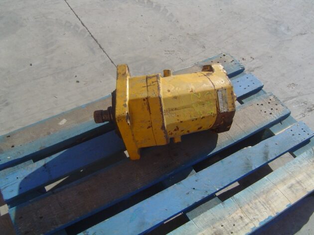 CATERPILLAR   235  8J-6773 - MOTOR DE GIRO - Imagen 3