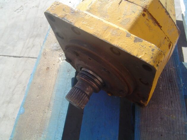 CATERPILLAR   235  8J-6773 - MOTOR DE GIRO - Imagen 4