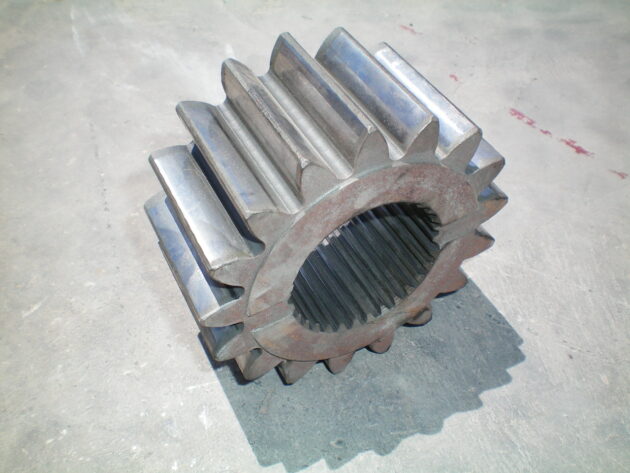 VOLVO  4200  6210086 - PIÑÓN CENTRAL REDUCCIÓN