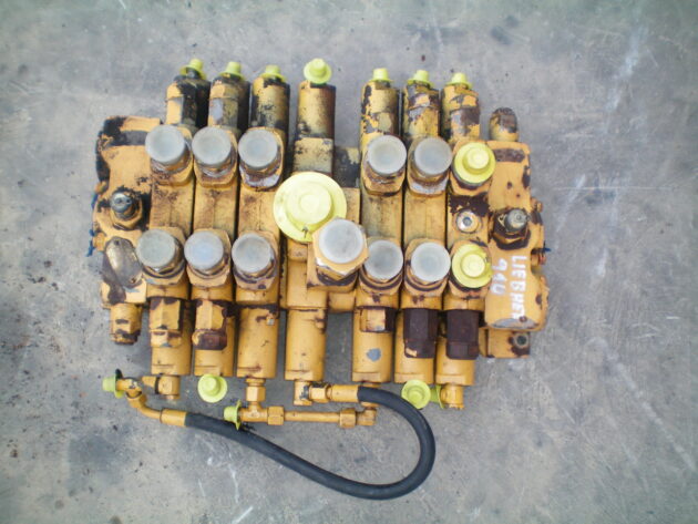 LIEBHERR   A310  5007244 - DISTRIBUIDOR PRINCIPAL - Imagen 2