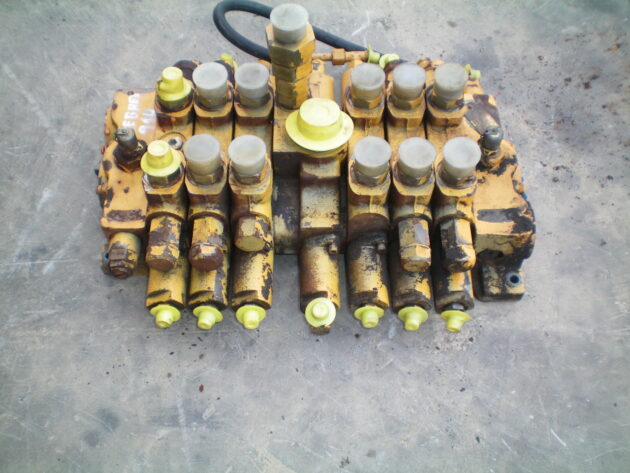 LIEBHERR   A310  5007244 - DISTRIBUIDOR PRINCIPAL - Imagen 4