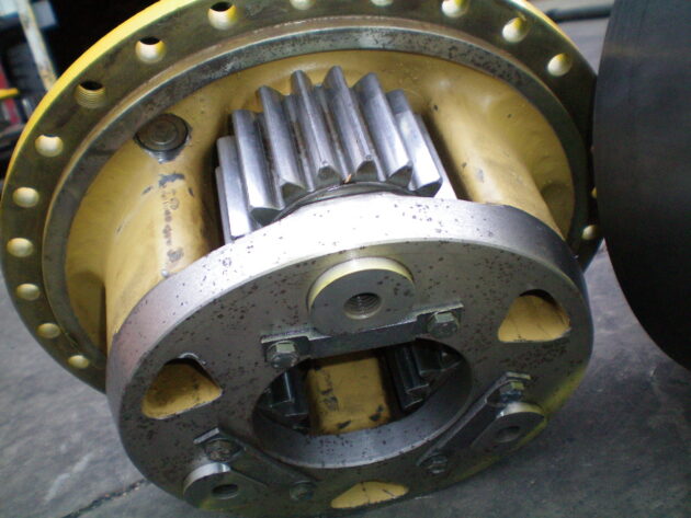 VOLVO   4500  4717058 / 4717725 - CARDILLA DELANTERA - Imagen 4