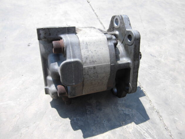 KOMATSU   D65PX12  708-1L-01011 - BOMBA HIDRÁULICA