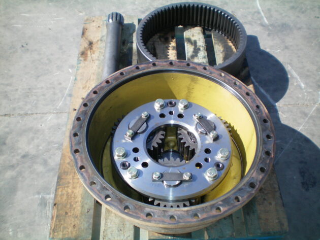 KOMATSU   D65PX12  14X-27-11612 - CORONA REDUCTORA SIN PORTACORONAS - Imagen 3