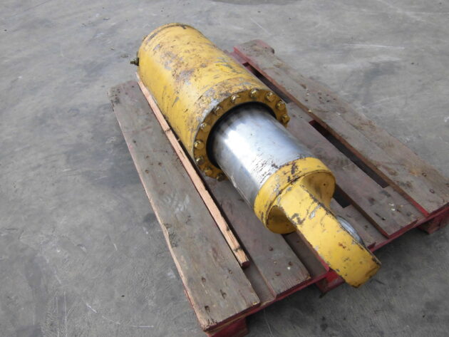 KOMATSU   HD4655  569-50-6B200 - AMORTIGUADOR TRASERO - Imagen 3