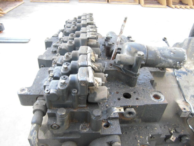 KOMATSU  HM4001 - 56B-13-10002 - TRANSMISSION - Image 8