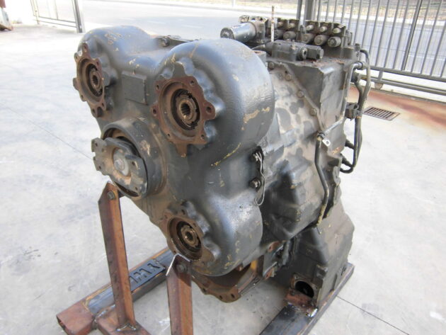 KOMATSU  HM4001 - 56B-13-10002 - TRANSMISSION