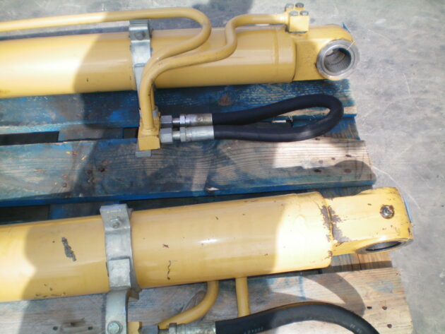 CATERPILLAR   312B  119-5425 - BOTELLA DE ELEVACIÓN PLUMA - Imagen 3