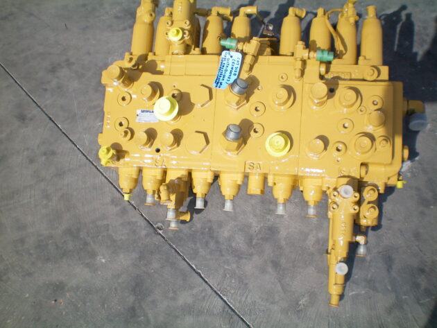 CATERPILLAR   312B  121-1385 - DISTRIBUIDOR PRINCIPAL KMX135A-P34002C - Imagen 2