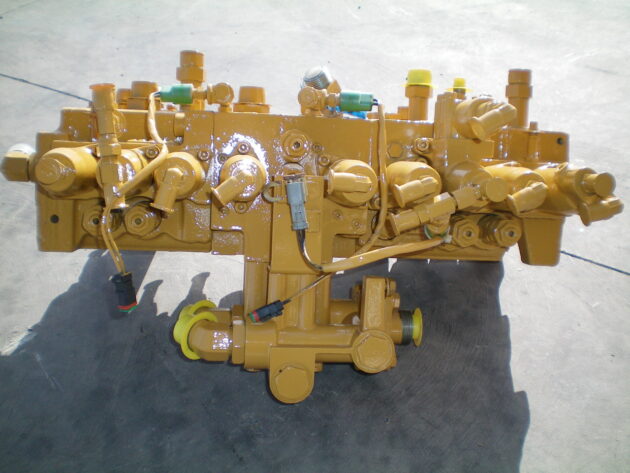 CATERPILLAR   312B  121-1385 - DISTRIBUIDOR PRINCIPAL KMX135A-P34002C - Imagen 3