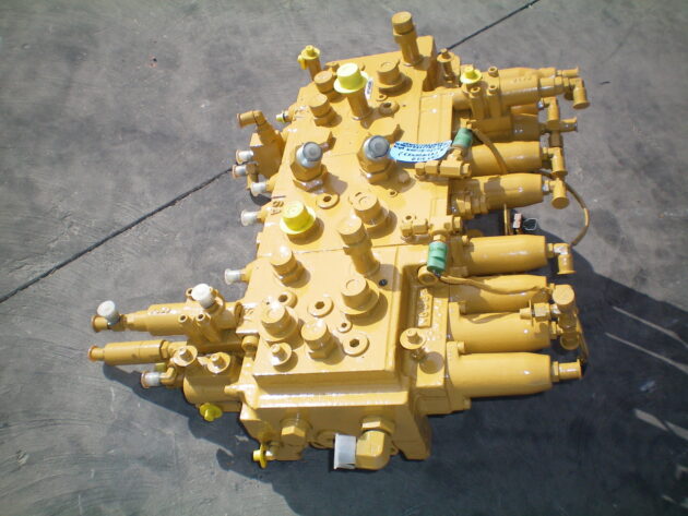CATERPILLAR   312B  121-1385 - DISTRIBUIDOR PRINCIPAL KMX135A-P34002C