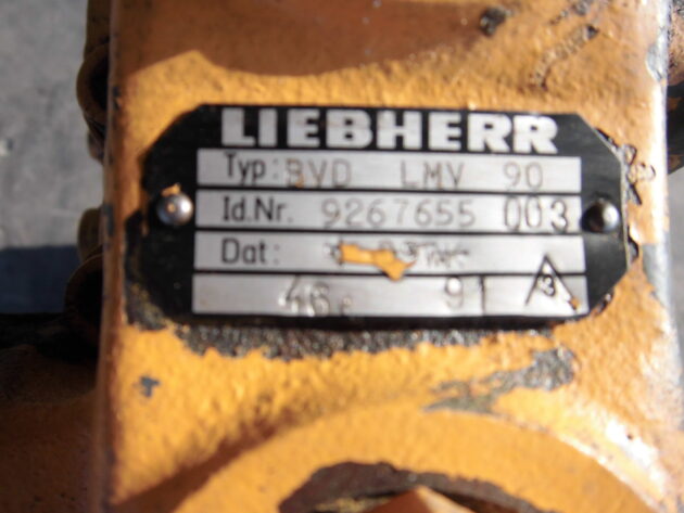 LIEBHERR   A902 LITRONIC  9269625 - MOTOR DE TRANSLACIÓN LMV90 - Imagen 5