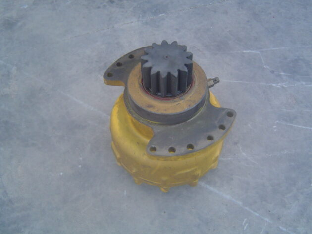 KOMATSU  PC210-3   - REDUCTOR DE GIRO - Imagen 4