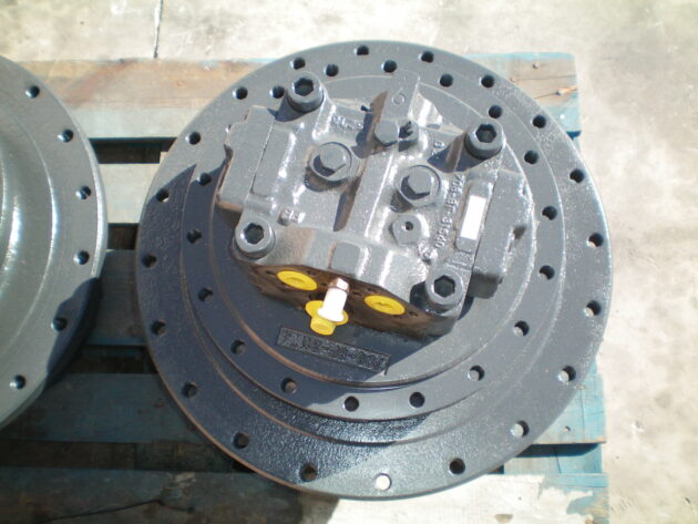 KOMATSU PC210-8 - 20Y-27-00500 (*) - FINAL DRIVE - TRAVEL MOTOR - Image 2