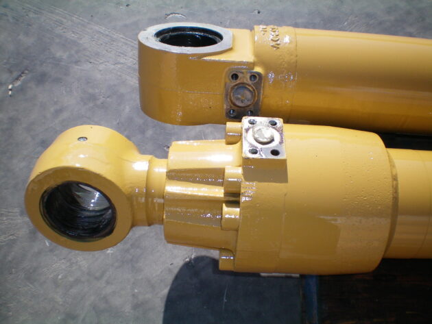 CATERPILLAR   320 / B  087-5496 - BOTELLA DE ELEVACIÓN PLUMA - Imagen 4