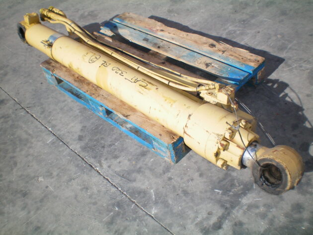 CATERPILLAR   320BL  118-4150 - BOTELLA DE BALANCÍN - Imagen 2
