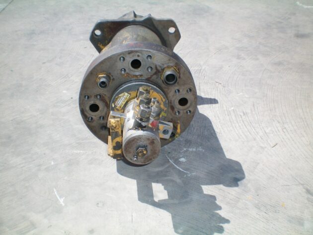 LIEBHERR A912 - 5004472 - SWIVEL GROUP