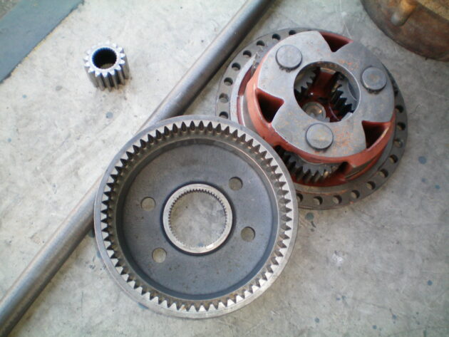 LIEBHERR   A912  7005472 - TAPA REDUCCIÓN DELANTERA Y TRASERA
