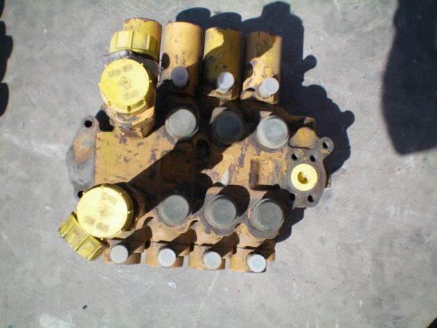 LIEBHERR  A912  5004179 - DISTRIBUIDOR 4 CARRETES - Imagen 2
