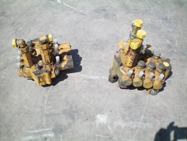 LIEBHERR  A912  5004179 - DISTRIBUIDOR 4 CARRETES - Imagen 3