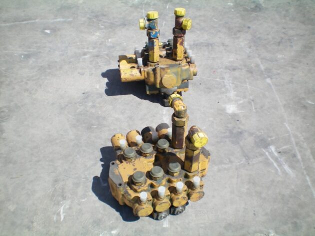 LIEBHERR  A912  5004179 - DISTRIBUIDOR 4 CARRETES - Imagen 4