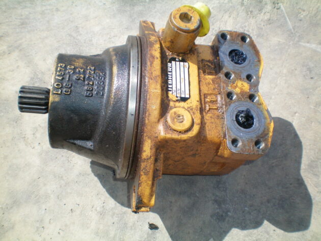 LIEBHERR  R902 LITRONIC - 9272904 - TRAVEL MOTOR FMF045