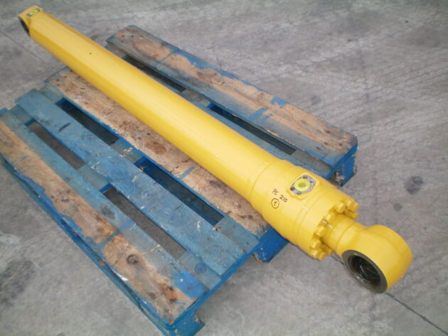KOMATSU   PC210LC6K  205-63-K1181 (*) - BOTELLA DE ELEVACIÓN PLUMA