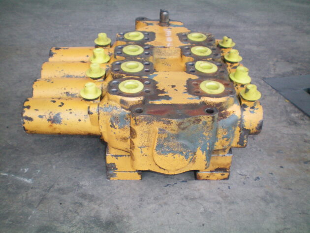 LIEBHERR  R932HDSL  5608012 - DISTRIBUIDOR DE EQUIPOS Y TRANSLACIÓN - Imagen 4