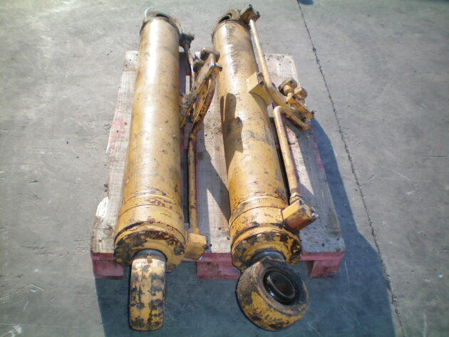 LIEBHERR  R932HDSL  9172060 - BOTELLA DE ELEVACIÓN PLUMA - Imagen 2