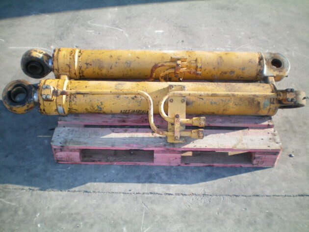 LIEBHERR  R932HDSL  9172060 - BOTELLA DE ELEVACIÓN PLUMA - Imagen 3