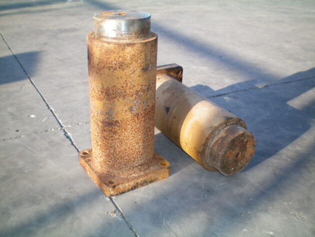 LIEBHERR  R932HDSL  5605634 - TENSOR DE CADENA - Imagen 3