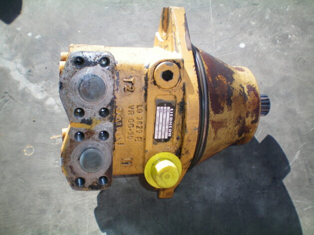 LIEBHERR   R932 LITRONIC  9271510 - MOTOR DE TRANSLACIÓN FMF090 - Imagen 4