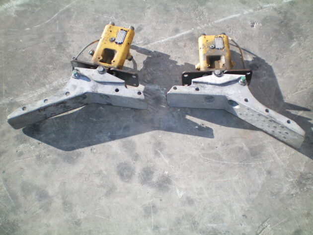 LIEBHERR R932 LITRONIC - 9265234 / 9265508 - PEDAL - Image 2