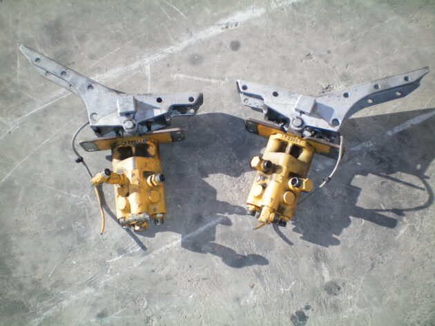 LIEBHERR R932 LITRONIC - 9265234 / 9265508 - PEDAL - Image 3