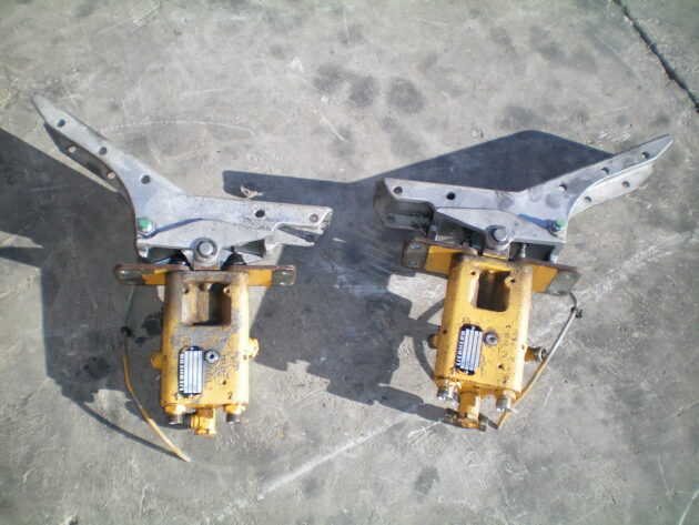 LIEBHERR R932 LITRONIC - 9265234 / 9265508 - PEDAL
