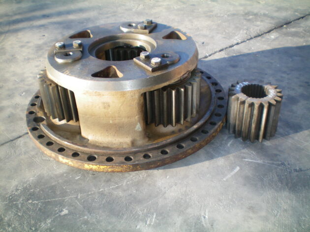 VOLVO  4600  4717386 - TAPA DE REDUCCIÓN DELANTERA (MAL ESTADO) - Imagen 6