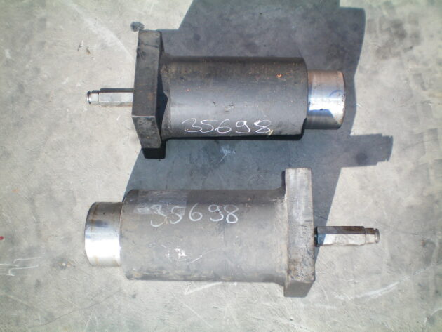 LIEBHERR  R932 LITRONIC  5605634 - TENSOR DE CADENA