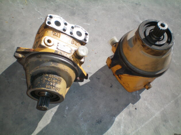 LIEBHERR   R932 LITRONIC  9271510 - MOTOR DE TRANSLACIÓN FMF090 - Imagen 2