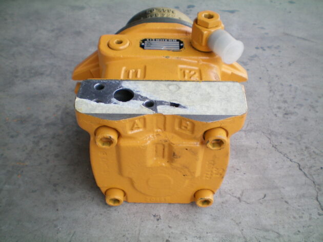 LIEBHERR   R932 LITRONIC  9271479 - MOTOR DE GIRO - Imagen 4