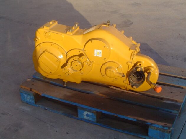 VOLVO  5350  30827 - CAJA DE TRANSFERENCIAS