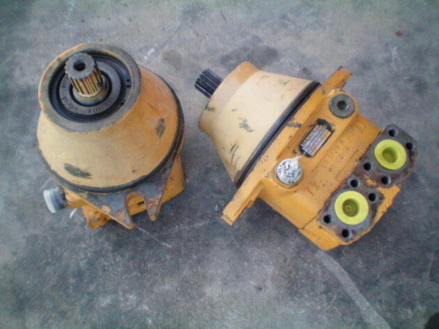 LIEBHERR   R932 LITRONIC  9267570 - MOTOR DE TRANSLACIÓN FMF90
