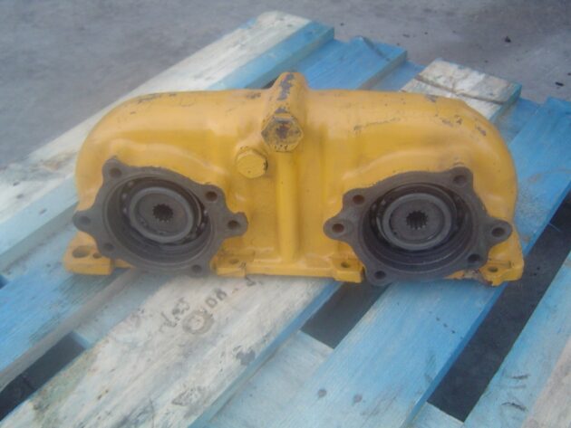 VOLVO  A25  4770604 (*) - ARRASTRE DE BOMBAS