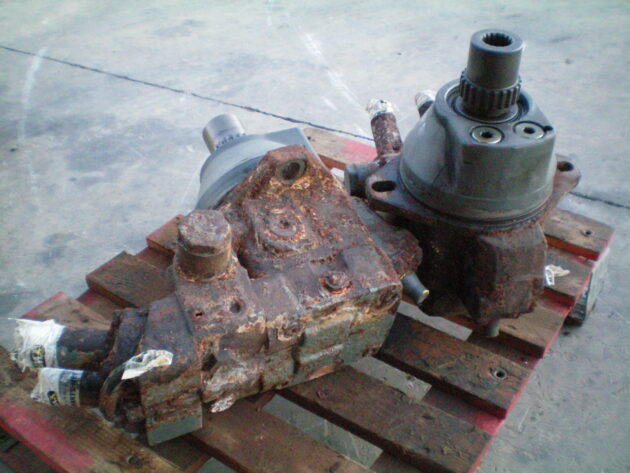 LIEBHERR   R934 HDS LITRONIC  9882757 - MOTOR DE TRANSLACIÓN - Imagen 2