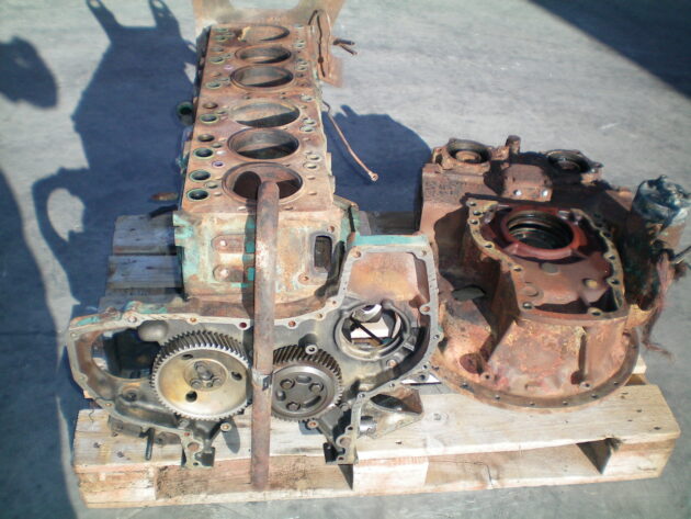 VOLVO  A25  477910 (*) - BLOQUE MOTOR TD71K CON ENVOLVENTE - Imagen 2