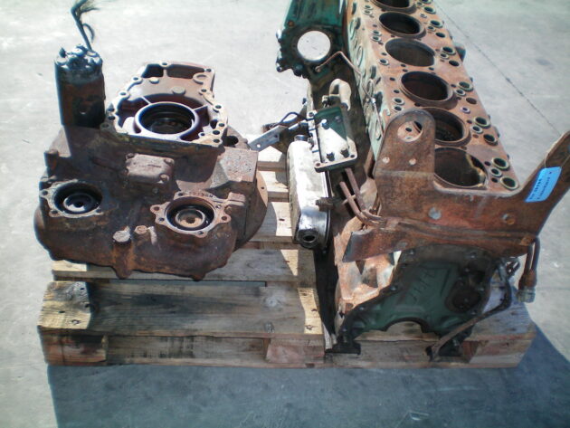 VOLVO  A25  477910 (*) - BLOQUE MOTOR TD71K CON ENVOLVENTE - Imagen 5