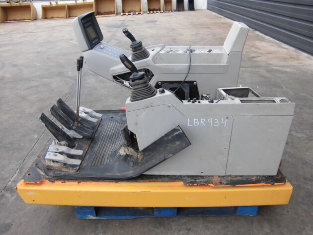 LIEBHERR  R934HDS LITRONIC  9698383 - INTERIOR DE CABINA
