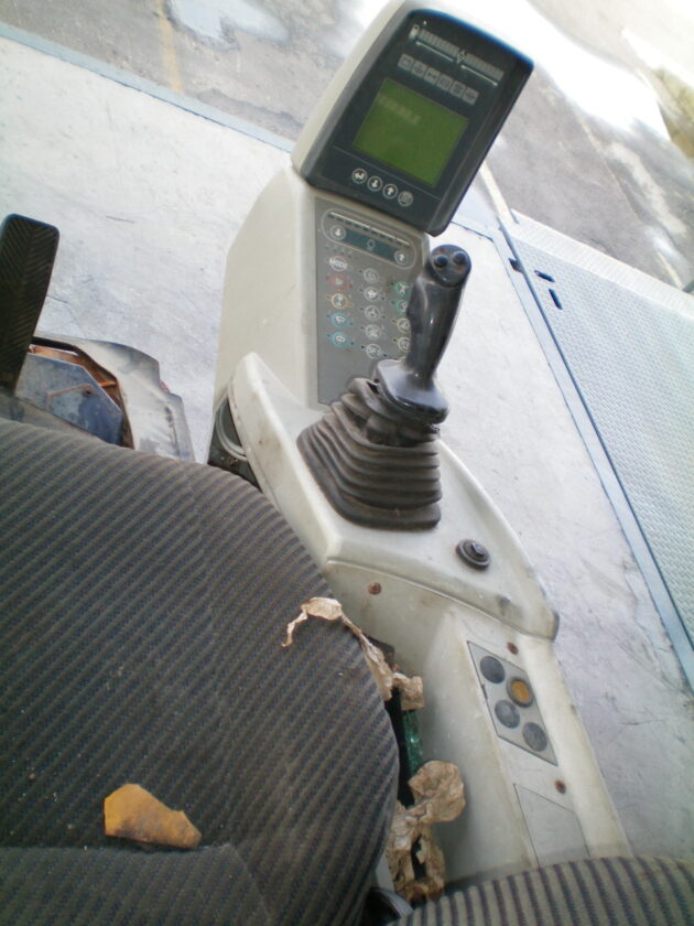 LIEBHERR  R934 LITRONIC   - INTERIOR DE CABINA - Imagen 7